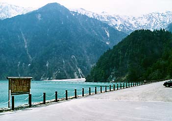 �����_��